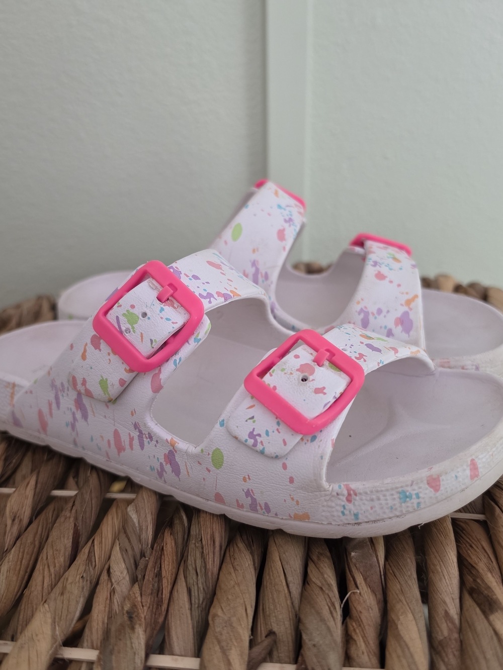 Children's Place White Paint-Splash Sandals Size 2 Kids